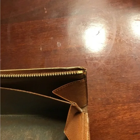 Louis Vuitton Monogram Wallet in Black and Gold - Picture 14 of 16